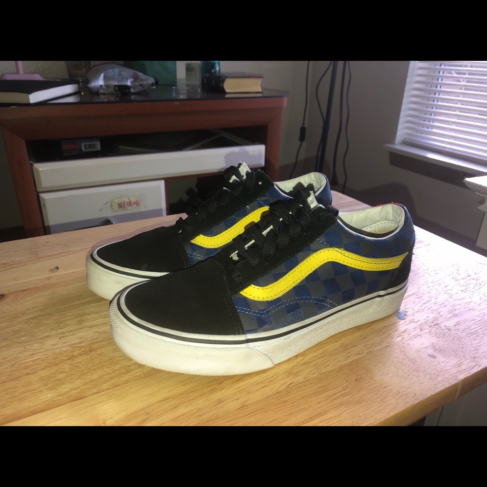 Vans - Picture 2 of 2